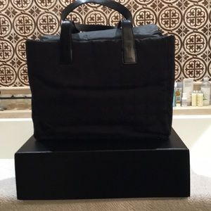 Gorgeous CHANEL nylon and leather tote bag